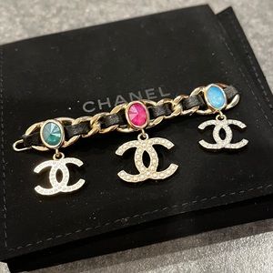 🔥🔥🔥100%CHANEL Metal Glass Lambskin Pearl CC Hair Clip Black Multicolor